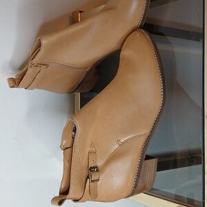 Lucky Brand Harpie leather bootie size 8.5